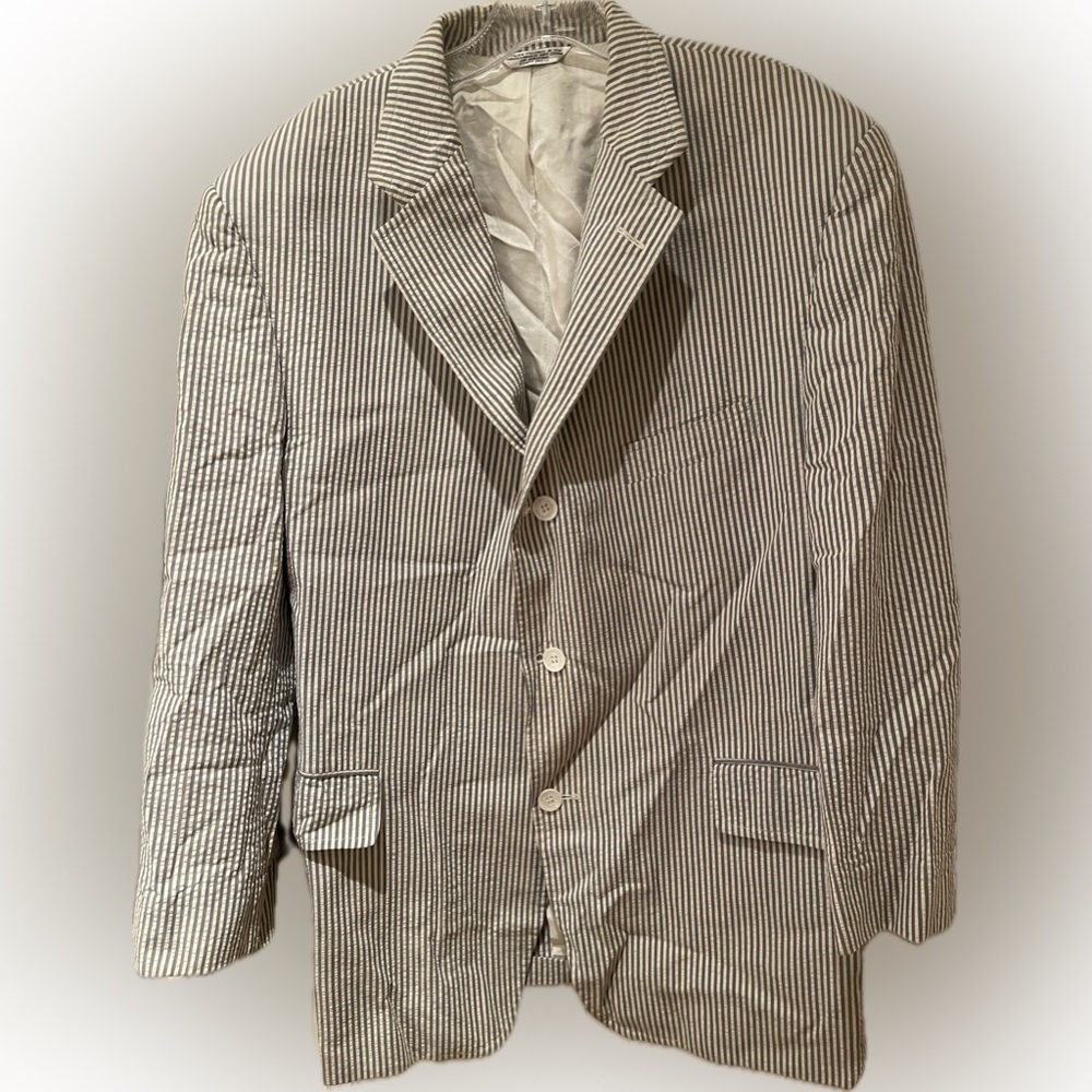 J Press Classic men’s blue/ white seersucker sportcoat - just needs a press!